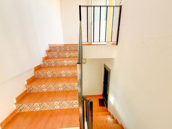 Image No.25-5 Bed Apartment for sale