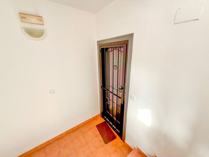 Image No.26-5 Bed Apartment for sale