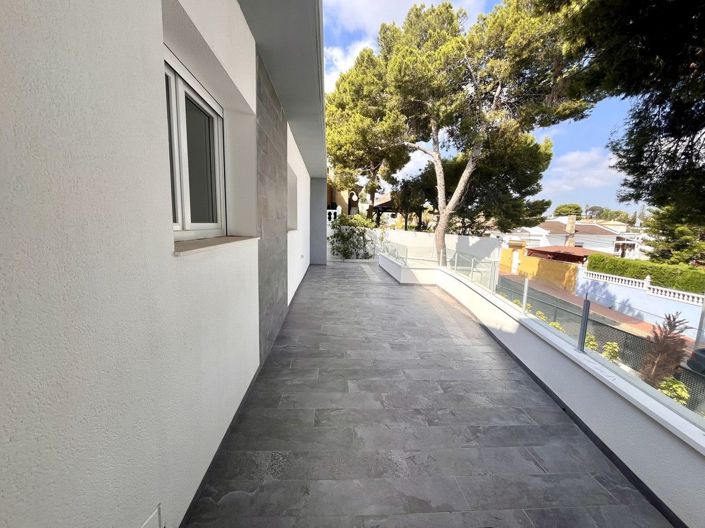 Image No.25-6 Bed Villa for sale