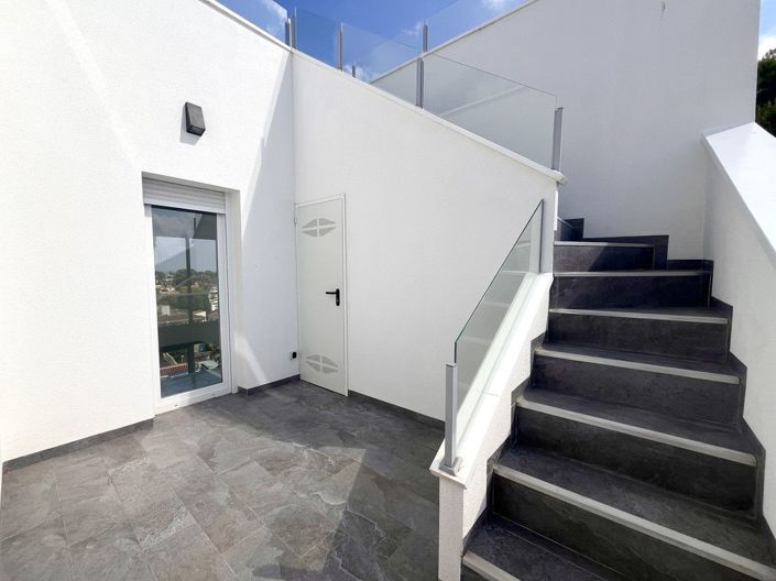 Image No.28-6 Bed Villa for sale