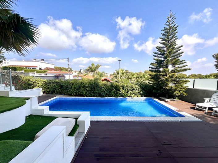 Image No.38-6 Bed Villa for sale