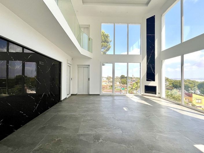 Image No.4-6 Bed Villa for sale
