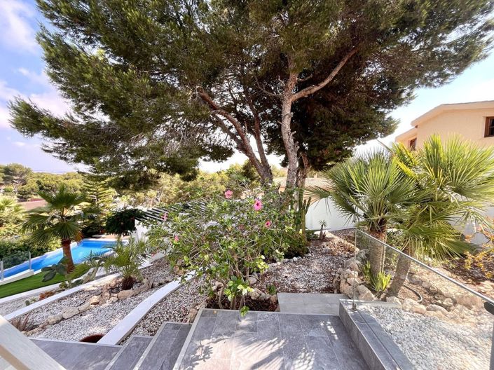 Image No.40-6 Bed Villa for sale