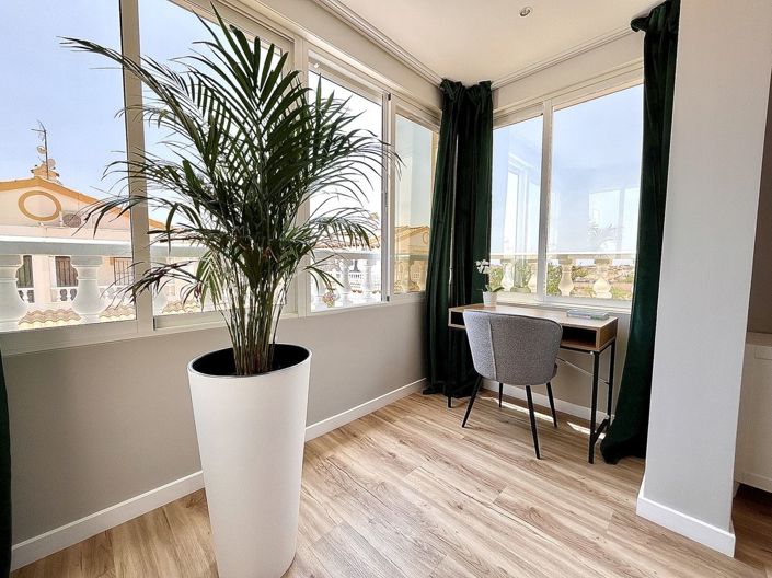 Image No.18-3 Bed House for sale
