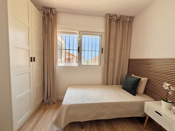 Image No.24-3 Bed House for sale