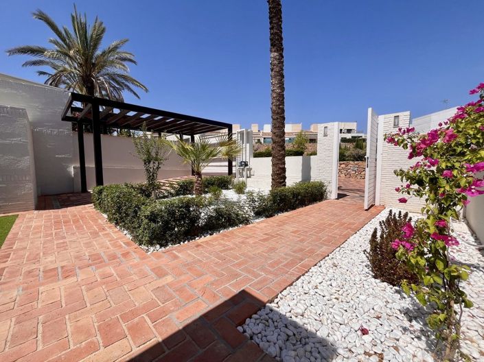 Image No.21-2 Bed House for sale