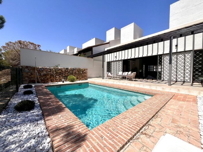 Image No.20-2 Bed House for sale