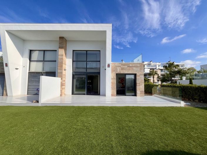 Image No.33-3 Bed Villa for sale