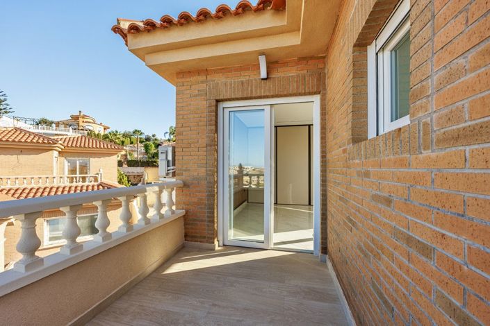 Image No.21-4 Bed Villa for sale