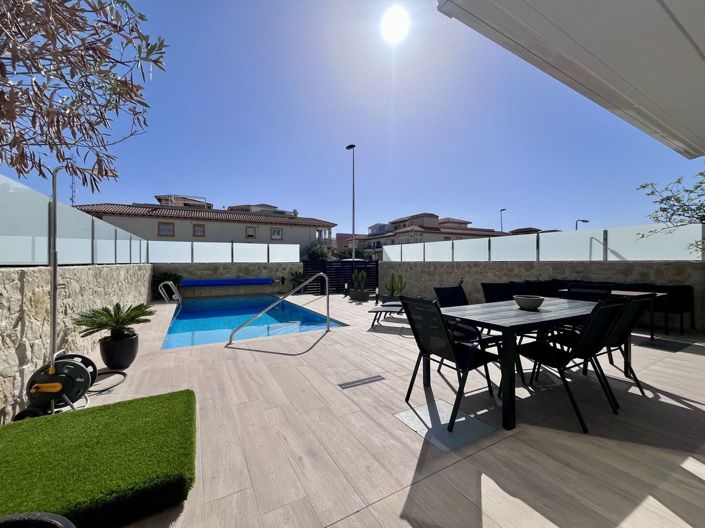 Image No.32-4 Bed Villa for sale