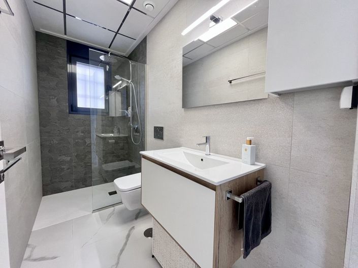 Image No.16-2 Bed Apartment for sale