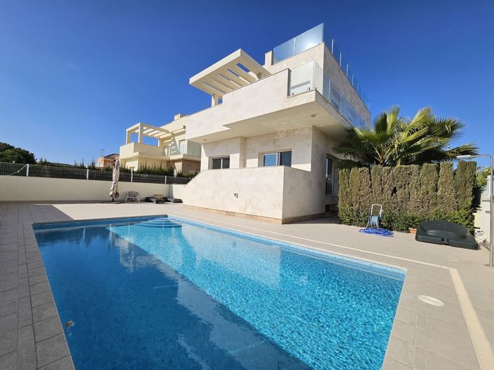 Image No.2-5 Bed Villa for sale