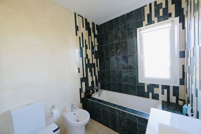 Image No.24-5 Bed Villa for sale