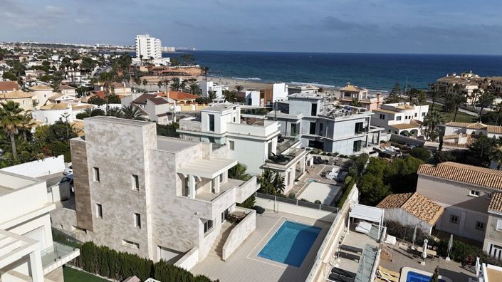 Image No.41-5 Bed Villa for sale