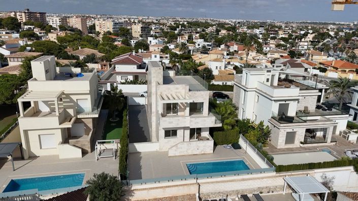 Image No.44-5 Bed Villa for sale
