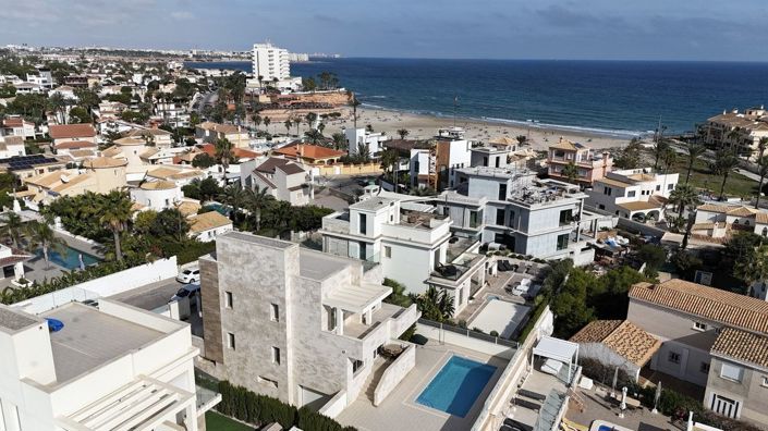 Image No.45-5 Bed Villa for sale