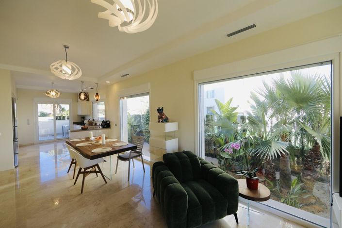 Image No.6-5 Bed Villa for sale
