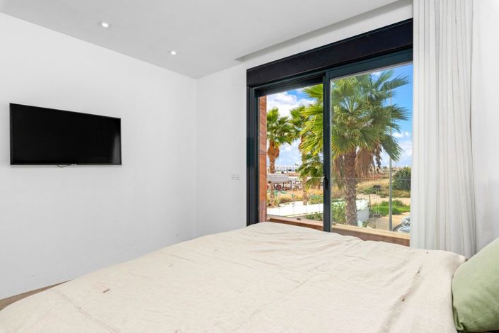 Image No.36-5 Bed Villa for sale
