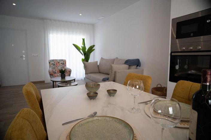 Image No.17-2 Bed House for sale