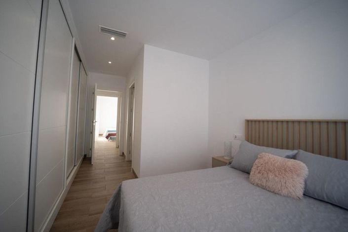 Image No.22-2 Bed House for sale