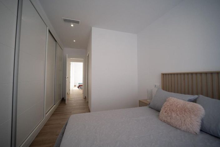 Image No.23-2 Bed House for sale
