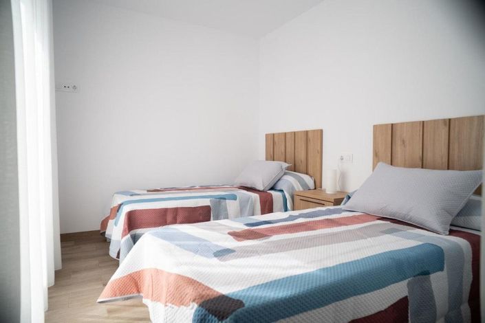 Image No.24-2 Bed House for sale