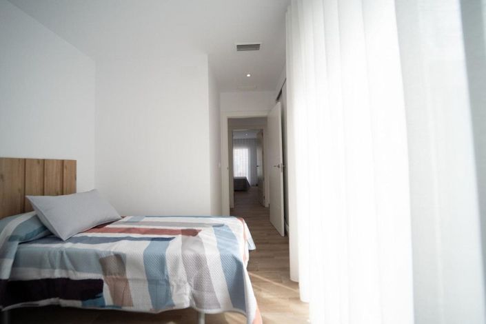 Image No.26-2 Bed House for sale