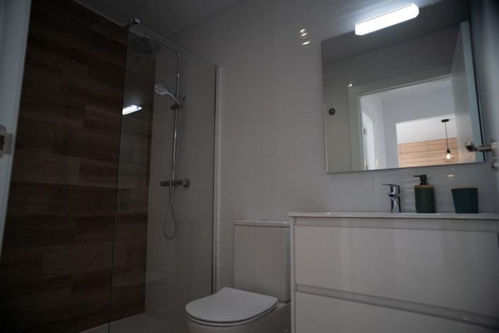 Image No.30-2 Bed House for sale