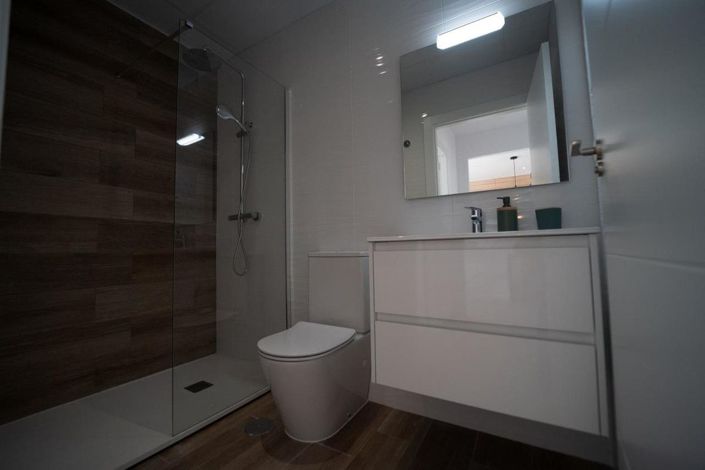 Image No.32-2 Bed House for sale