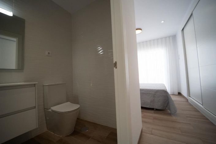 Image No.33-2 Bed House for sale