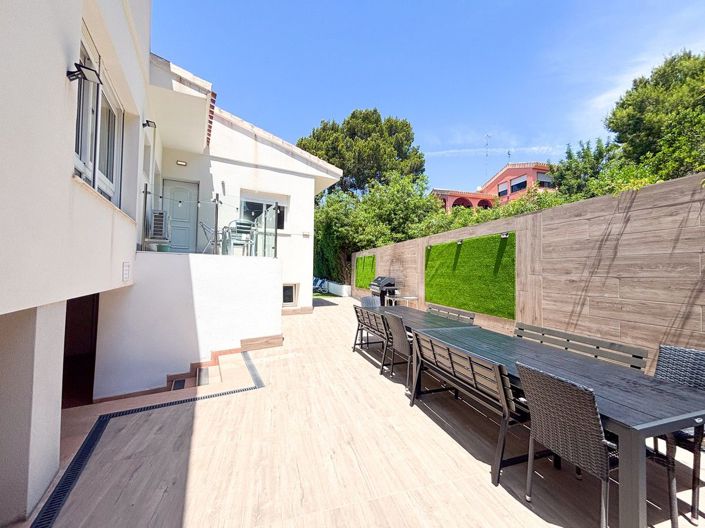 Image No.12-7 Bed Villa for sale