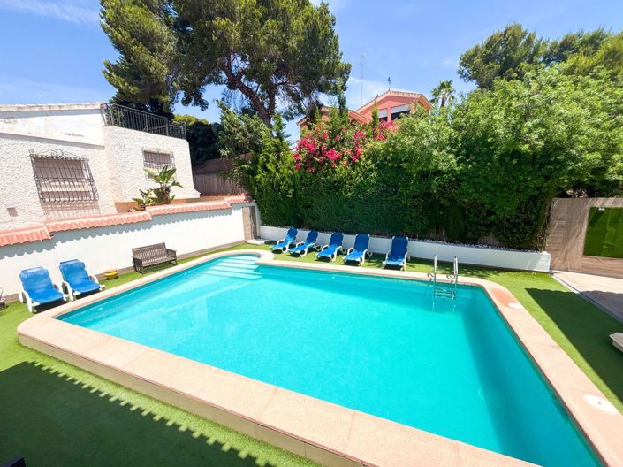 Image No.18-7 Bed Villa for sale