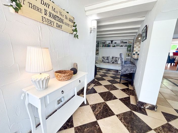 Image No.24-7 Bed Villa for sale