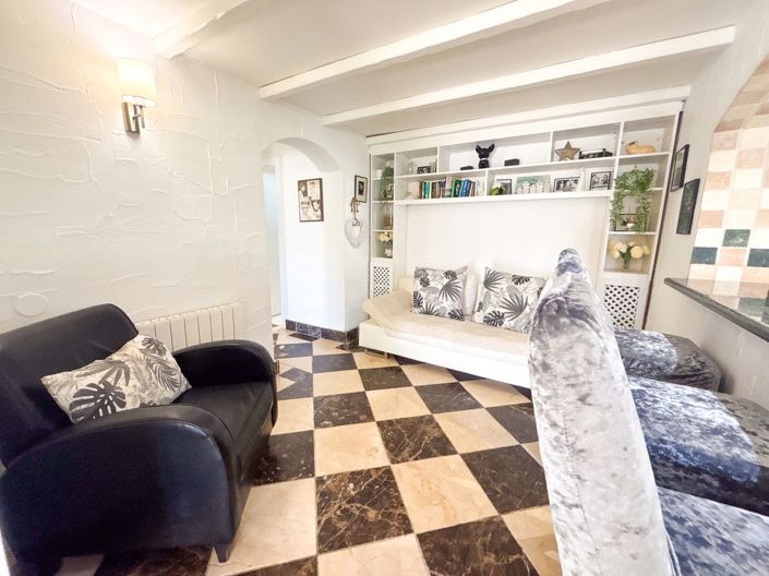 Image No.25-7 Bed Villa for sale