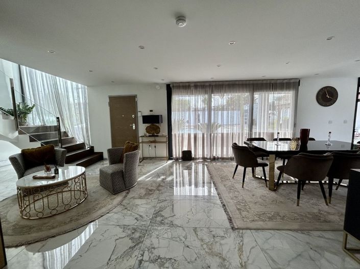 Image No.10-3 Bed Villa for sale