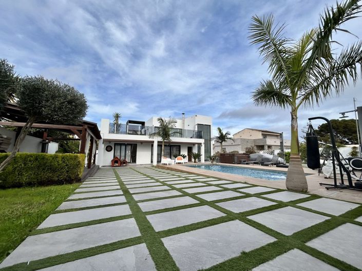 Image No.4-3 Bed Villa for sale