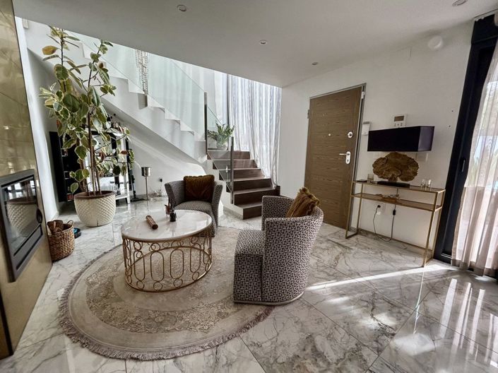 Image No.7-3 Bed Villa for sale