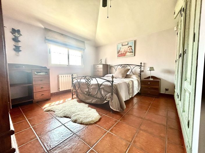 Image No.20-6 Bed Villa for sale