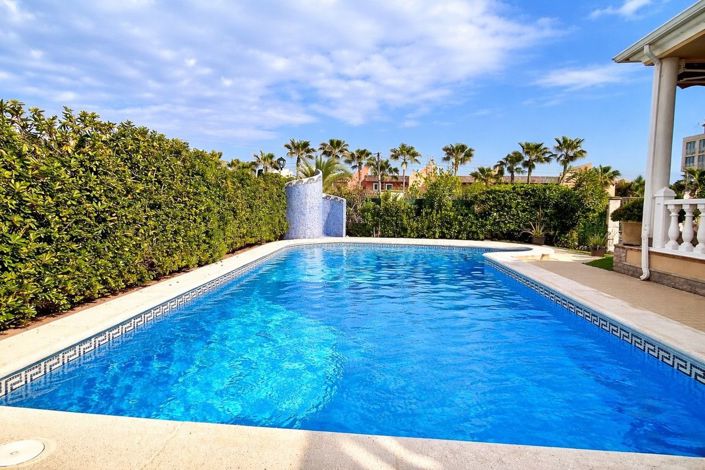 Image No.3-Villa de 6 chambres à vendre à Torrevieja