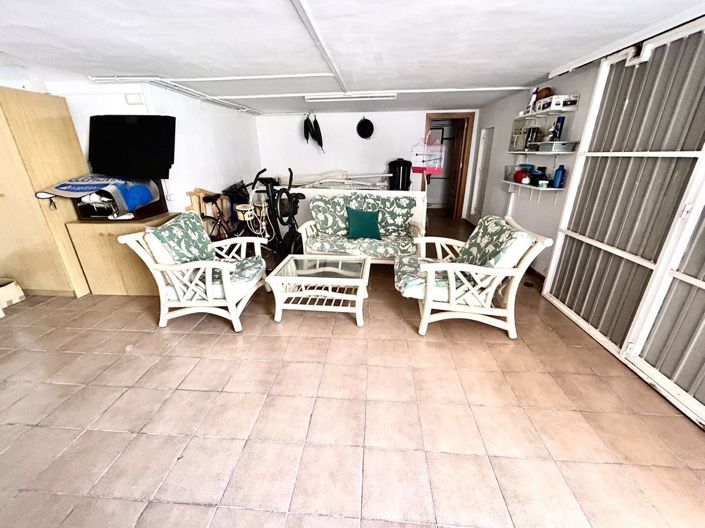 Image No.42-6 Bed Villa for sale