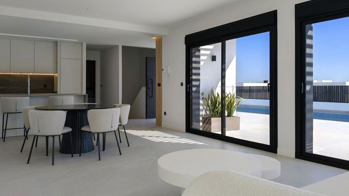 Image No.4-4 Bed Villa for sale