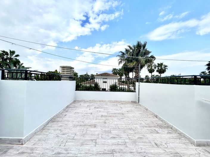 Image No.25-4 Bed Villa for sale