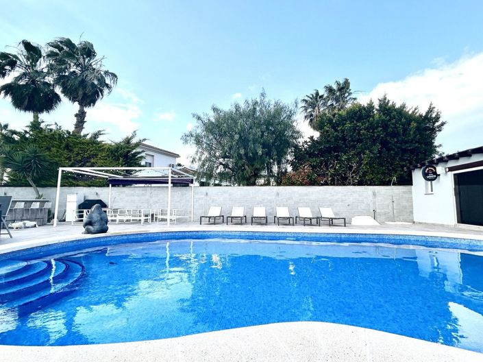 Image No.42-4 Bed Villa for sale