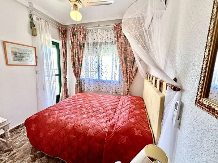 Image No.19-3 Bed House for sale