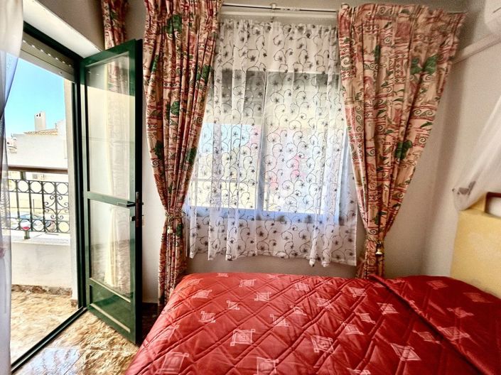 Image No.21-3 Bed House for sale