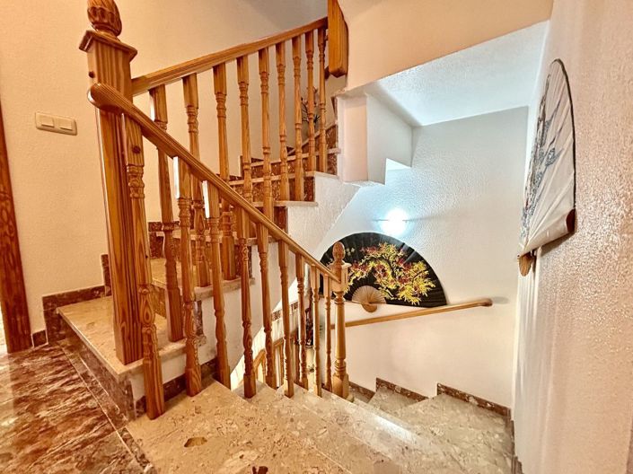 Image No.24-3 Bed House for sale