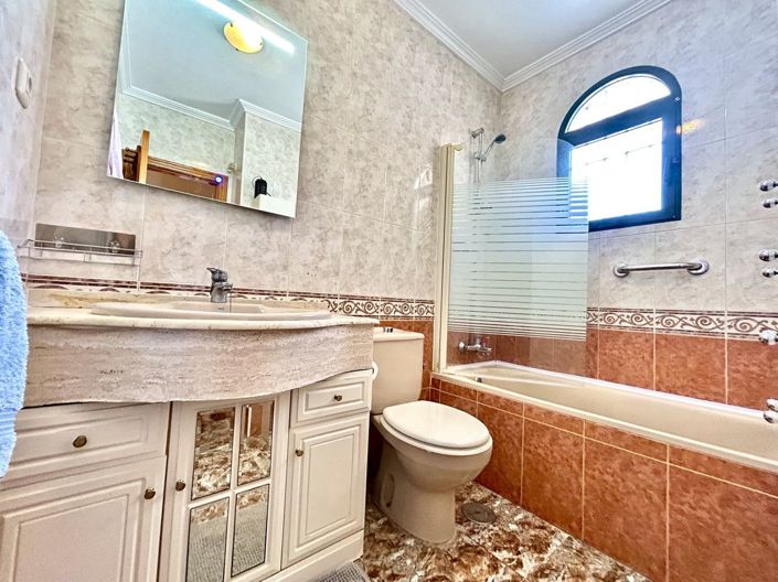 Image No.26-3 Bed House for sale