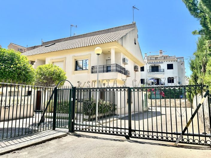 Image No.32-3 Bed House for sale