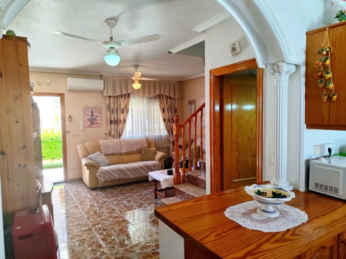 Image No.8-3 Bed House for sale