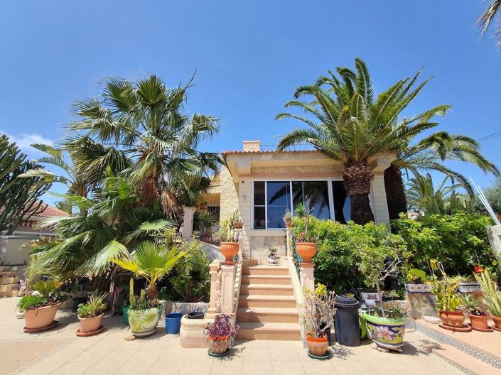 Image No.2-3 Bed Villa for sale